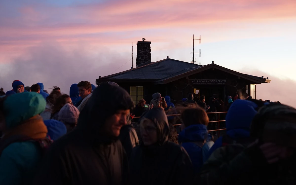 The small visitor building on the summit ridge of Haleakalā in late evening light